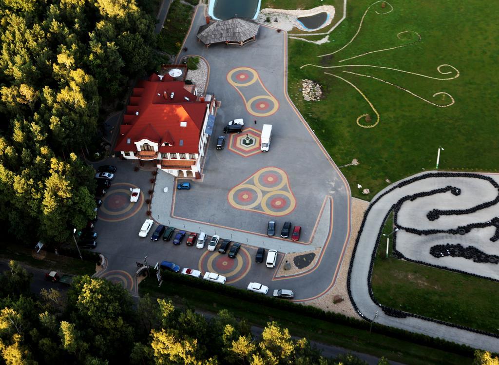 Malutkie Resort Radomsko Exterior photo