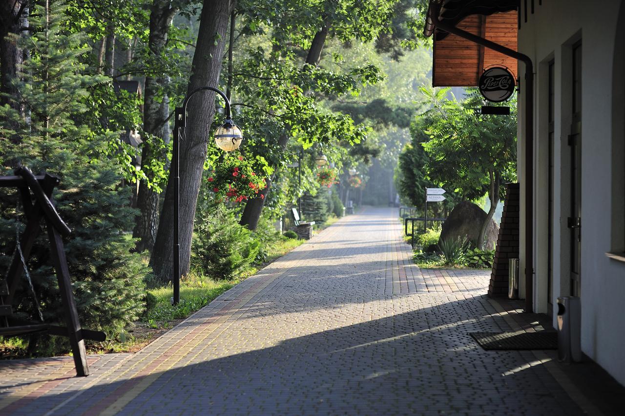 Malutkie Resort Radomsko Exterior photo